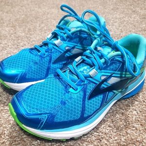 Womens size Euro 40 (US 9.5) Brooks sneaker